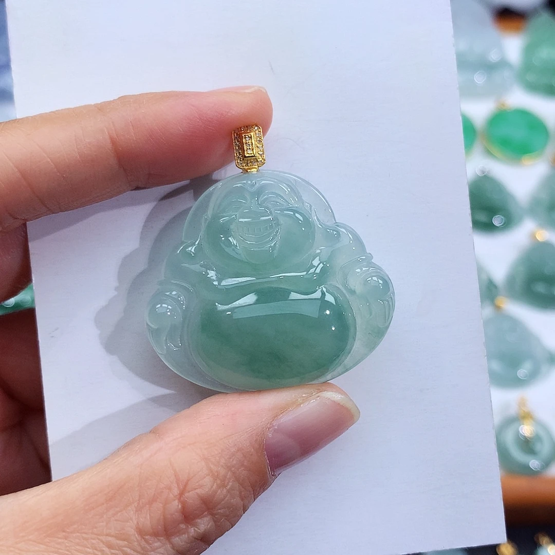 翡翠18K金镶嵌颈饰翡翠吊坠