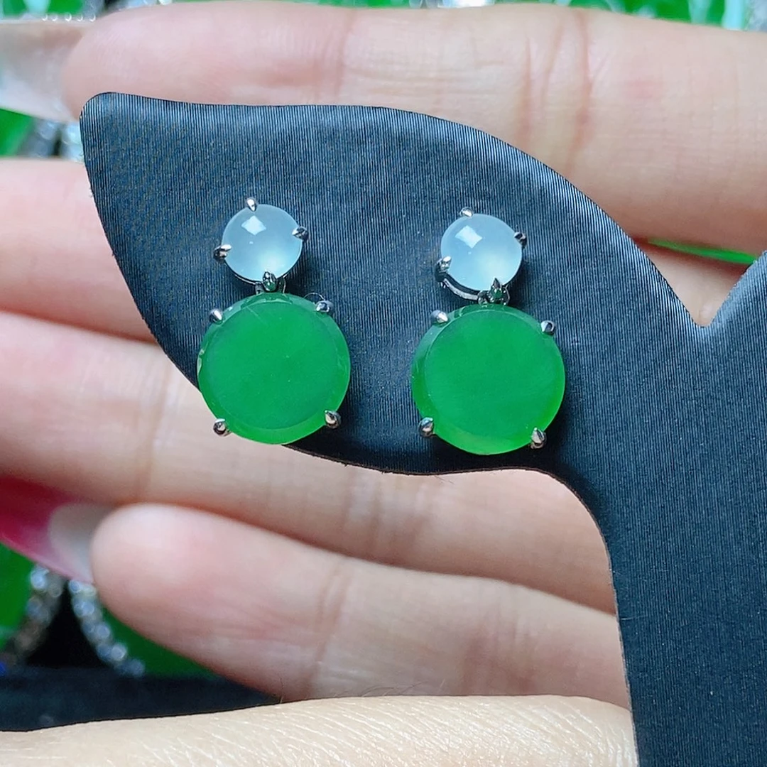 颈饰18K金镶嵌翡翠