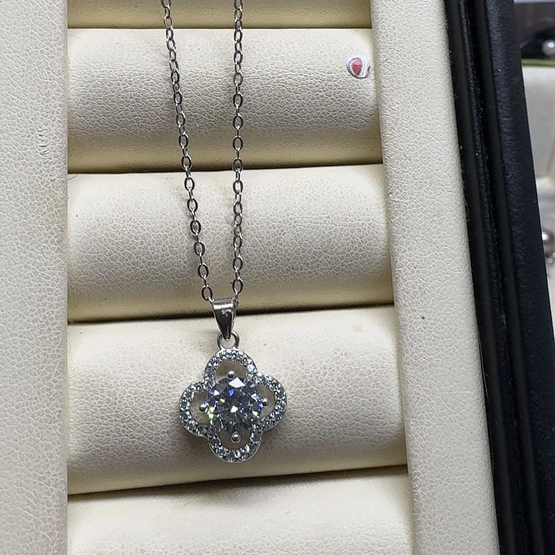 淡水珍珠颈饰银S925镶嵌四叶草银吊坠