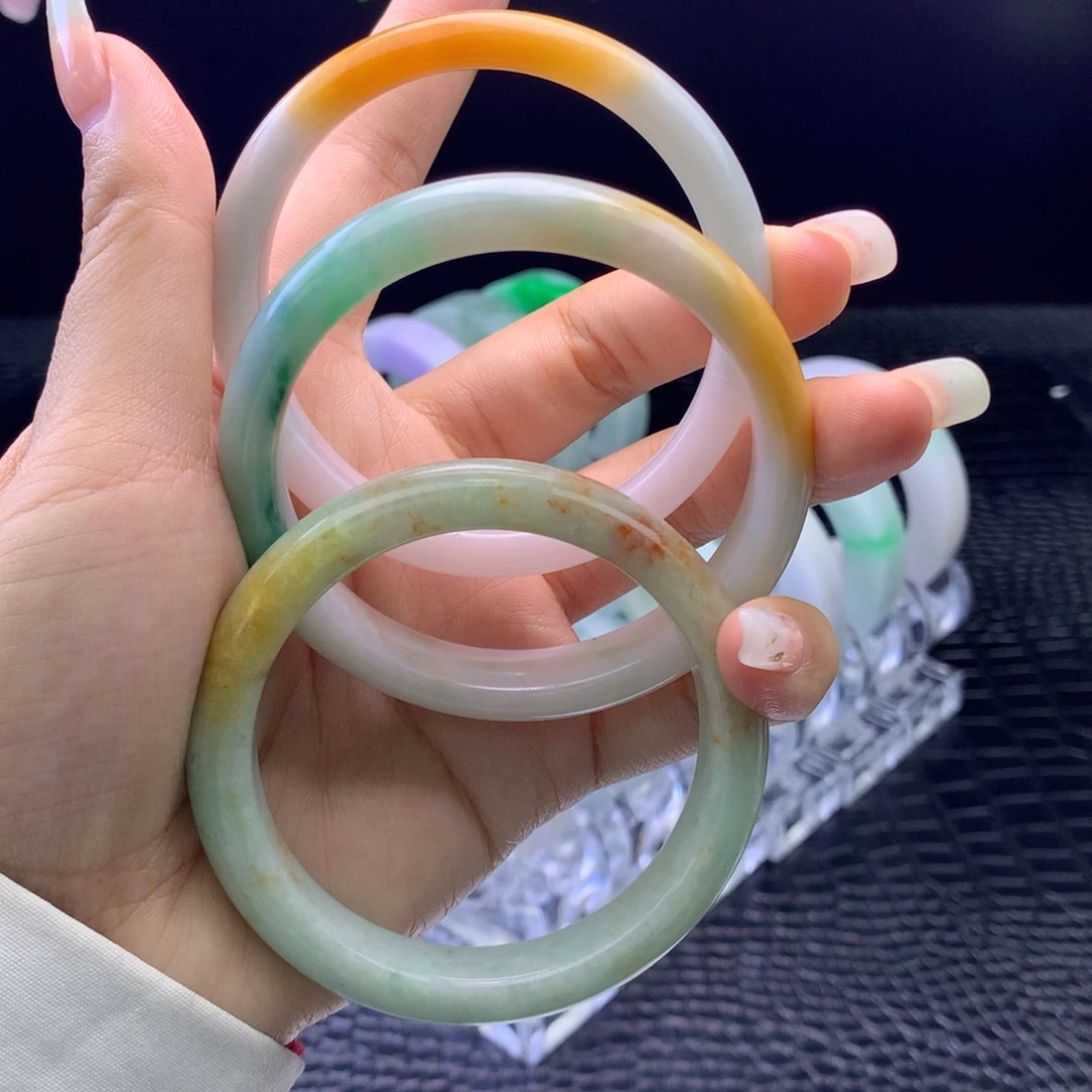 定制翡翠未镶嵌手镯