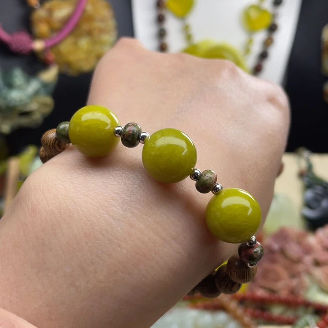 未镶嵌蛇纹石玉颈饰