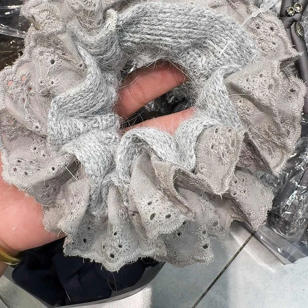 非金属无灰色蕾丝