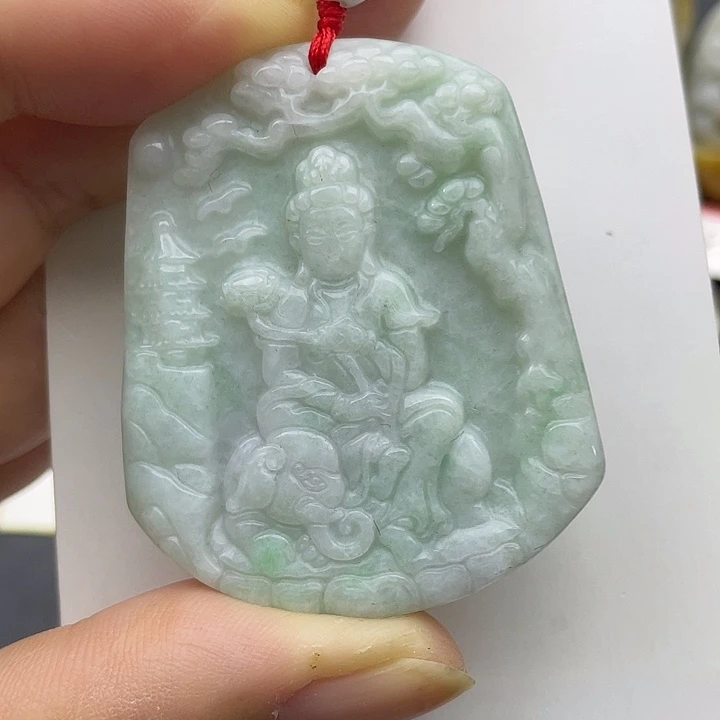 翡翠未镶嵌颈饰普贤菩萨