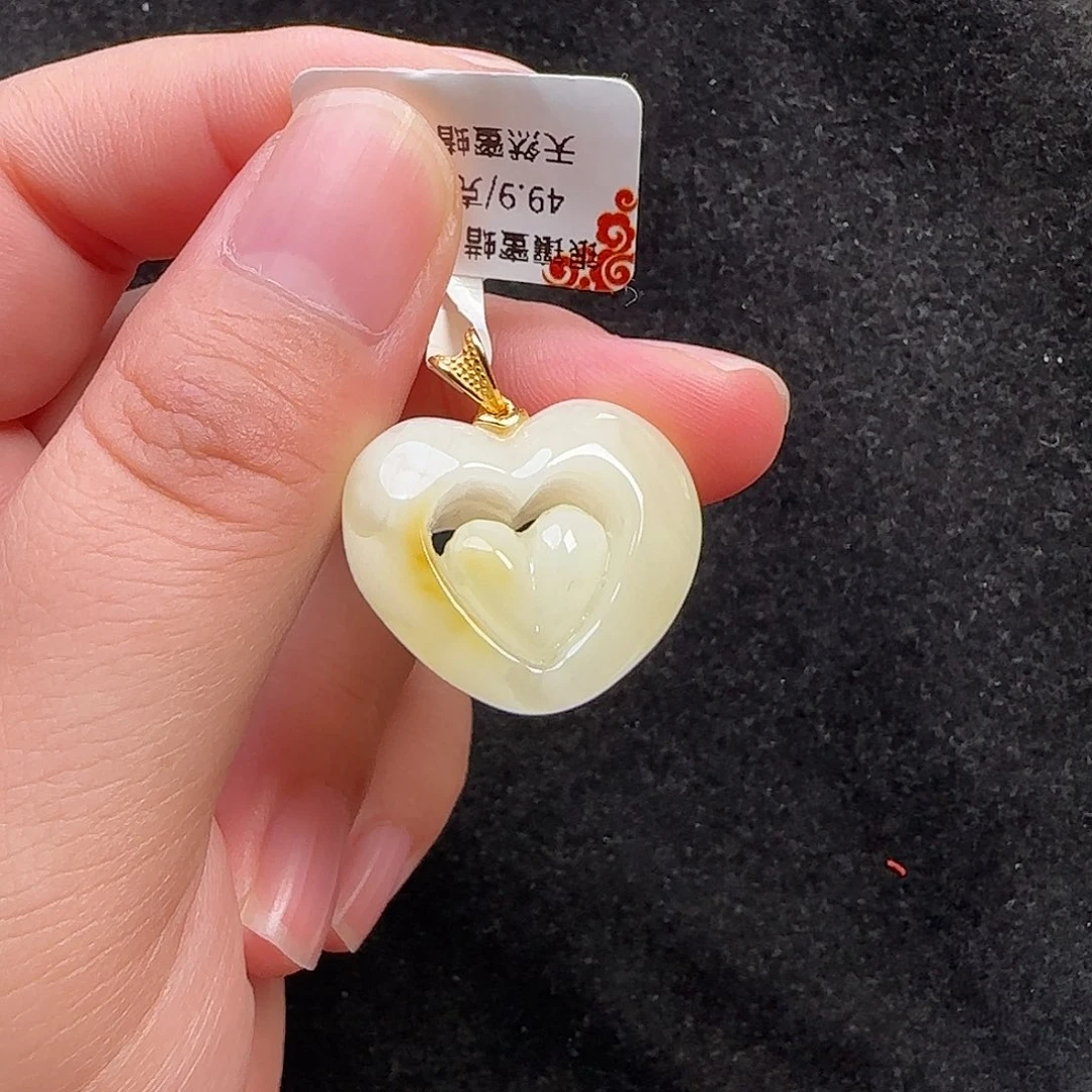 蜜蜡未镶嵌珠宝奇石