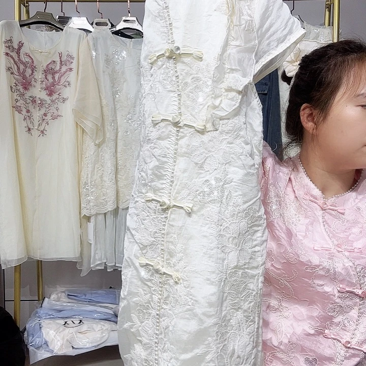 ‍***合闪电购449微瑕白裙