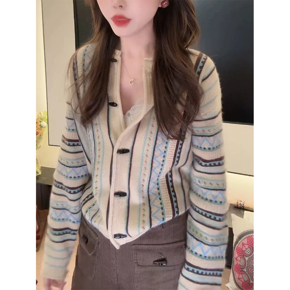 慵懒风复古毛衣开衫外套女秋冬宽松牛角扣提花外穿针织费尔岛上衣