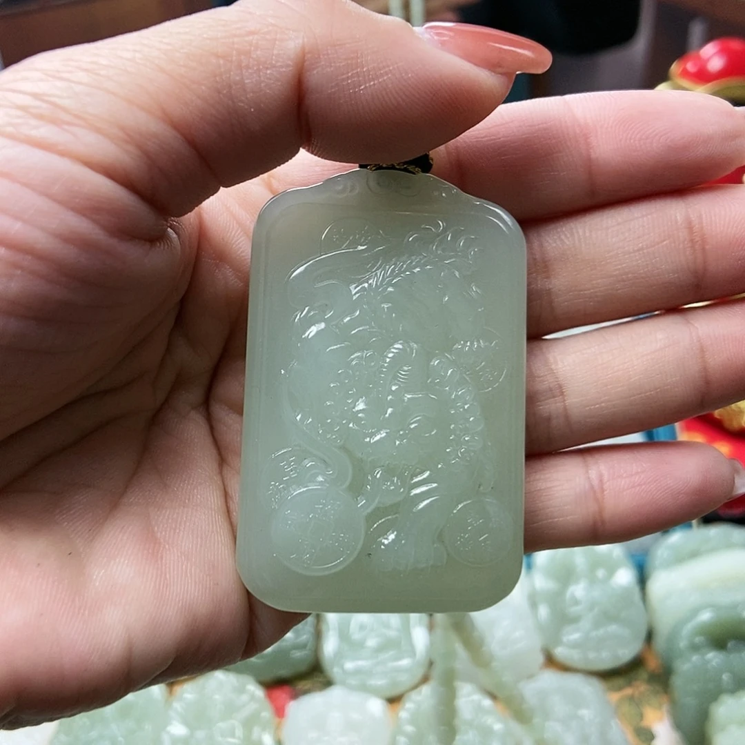 和田玉颈饰未镶嵌兵*