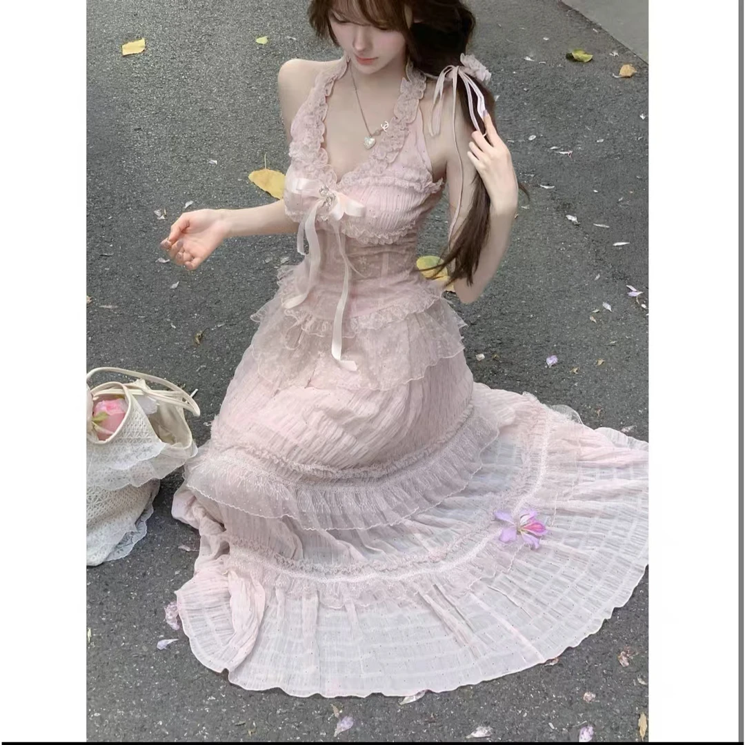 赴约山海 夏温柔风法式挂脖V领设计感显瘦上衣蛋糕半裙两件套套装