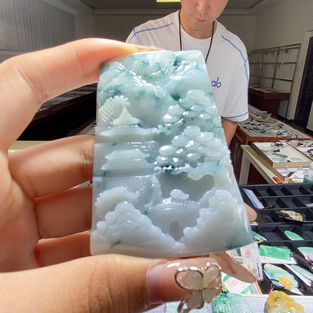 翡翠未镶嵌颈饰翡翠