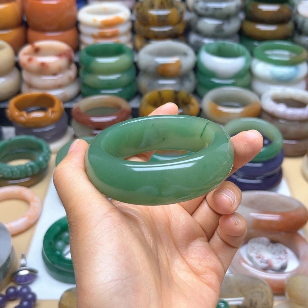 手镯石英质玉未镶嵌小*猪