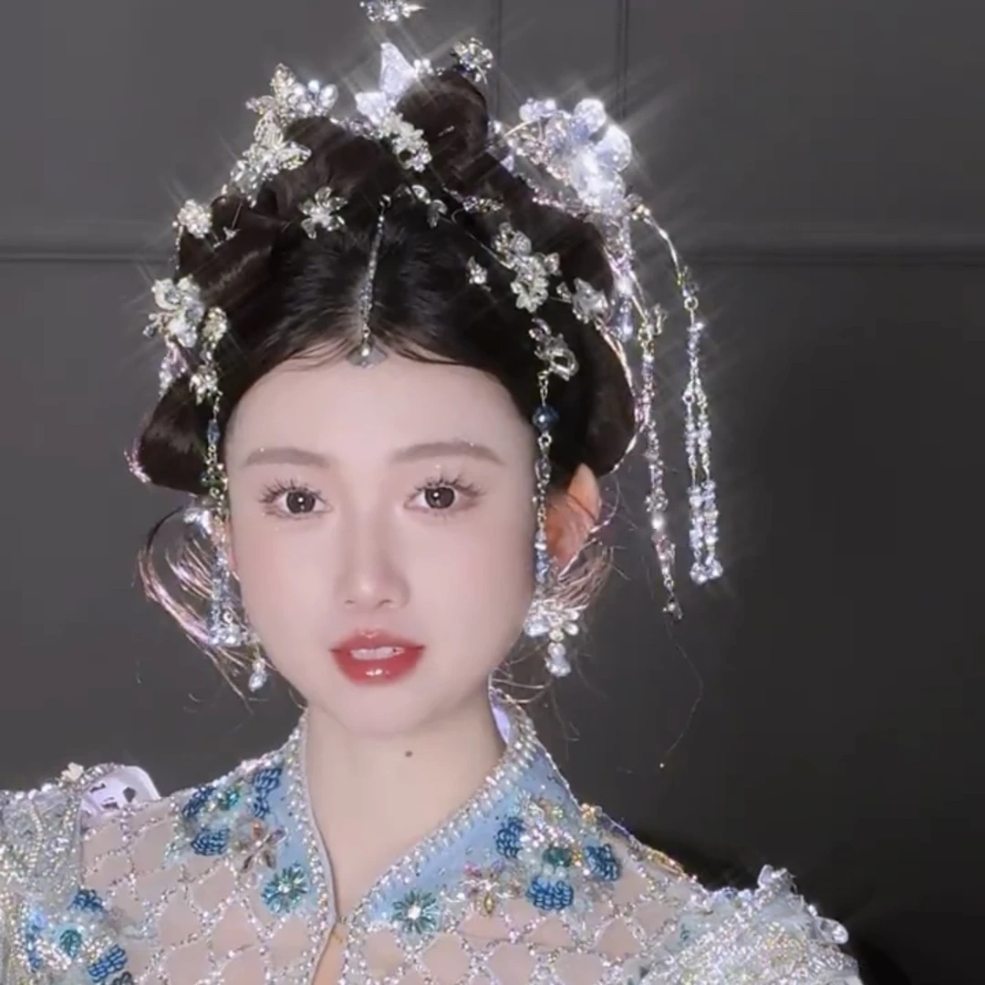 君心家 6136【无耳环】耳挂发簪银色系淡蓝花瓣水晶流苏后压大钗