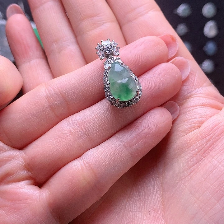 颈饰银S925镶嵌翡翠111111111