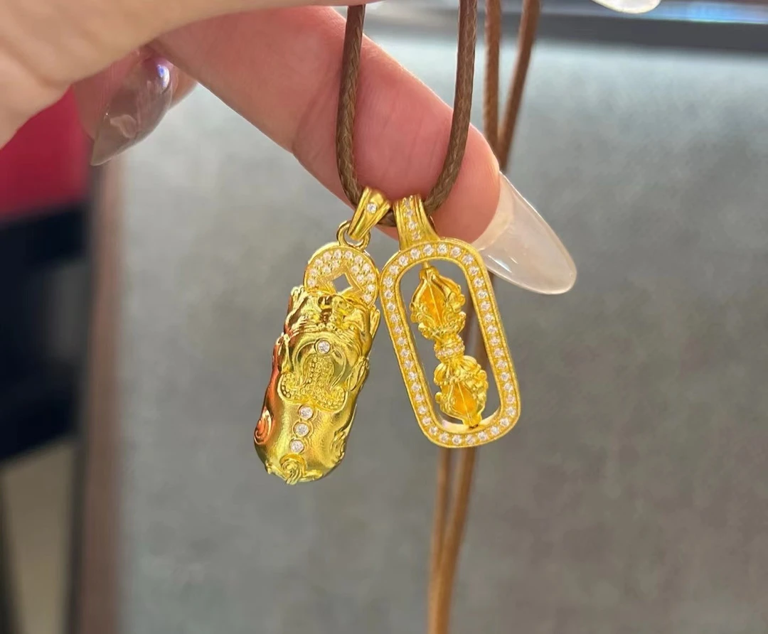 【小鹏黄金】足金9995D点钻韦雪同款金刚杵金貔貅吊坠3.42