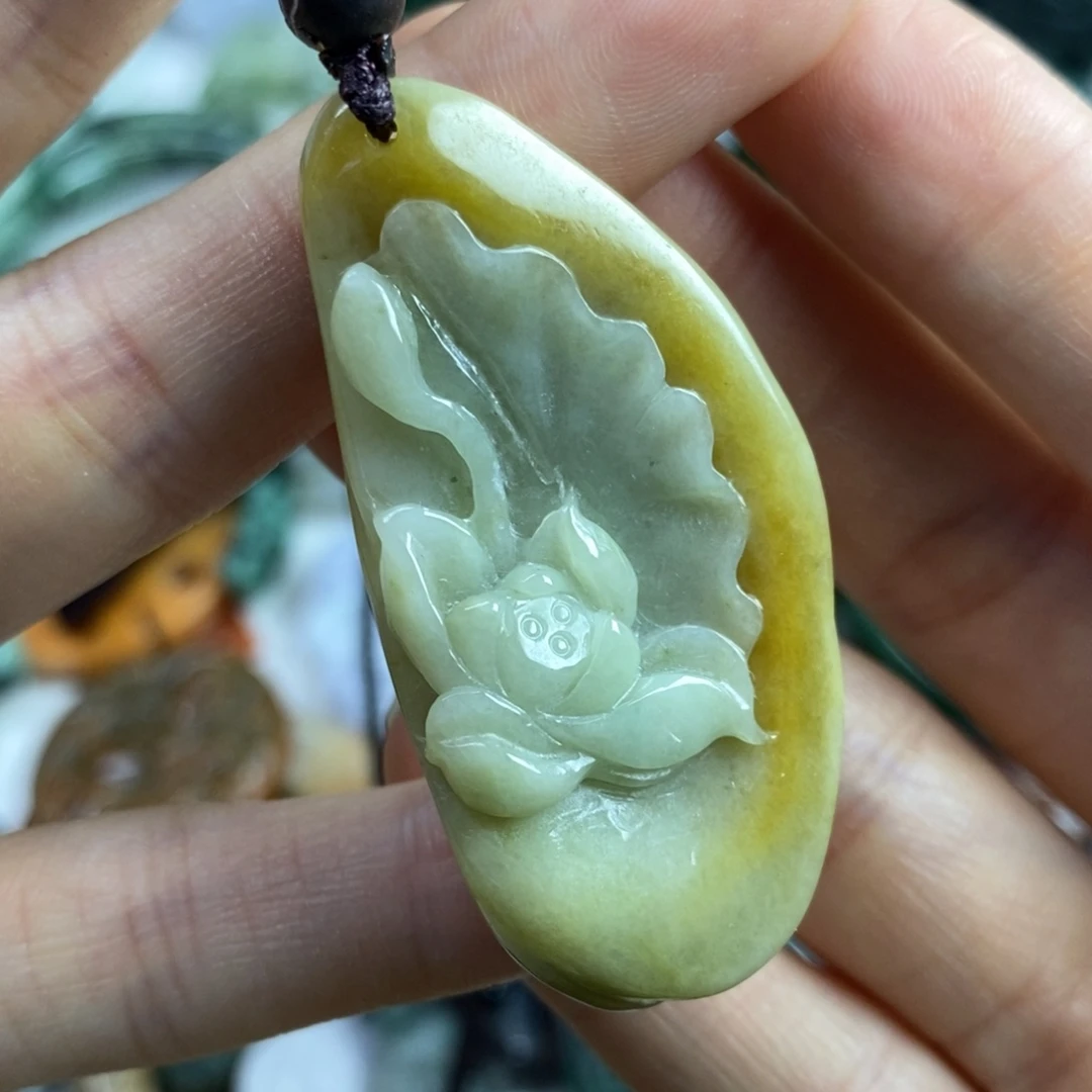 翡翠颈饰未镶嵌吊坠