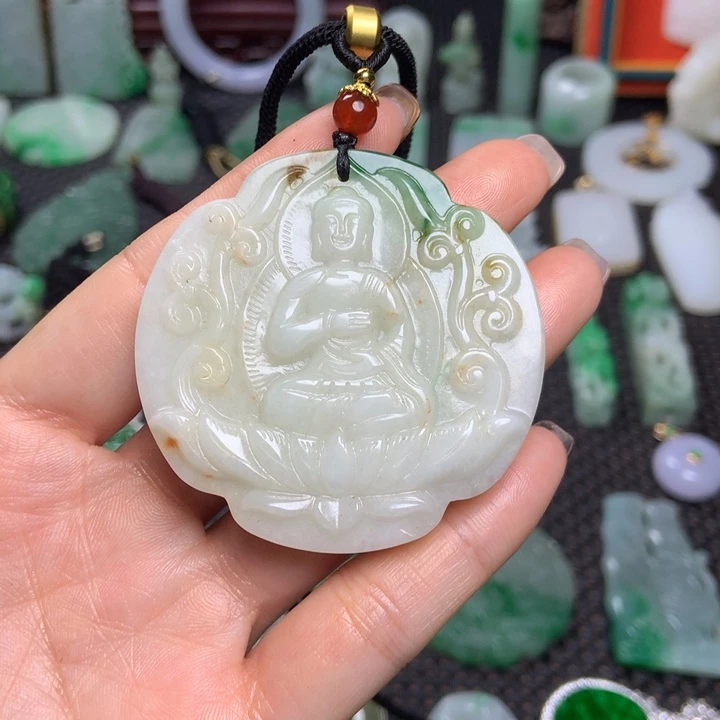 南***方翡翠未镶嵌挂件清