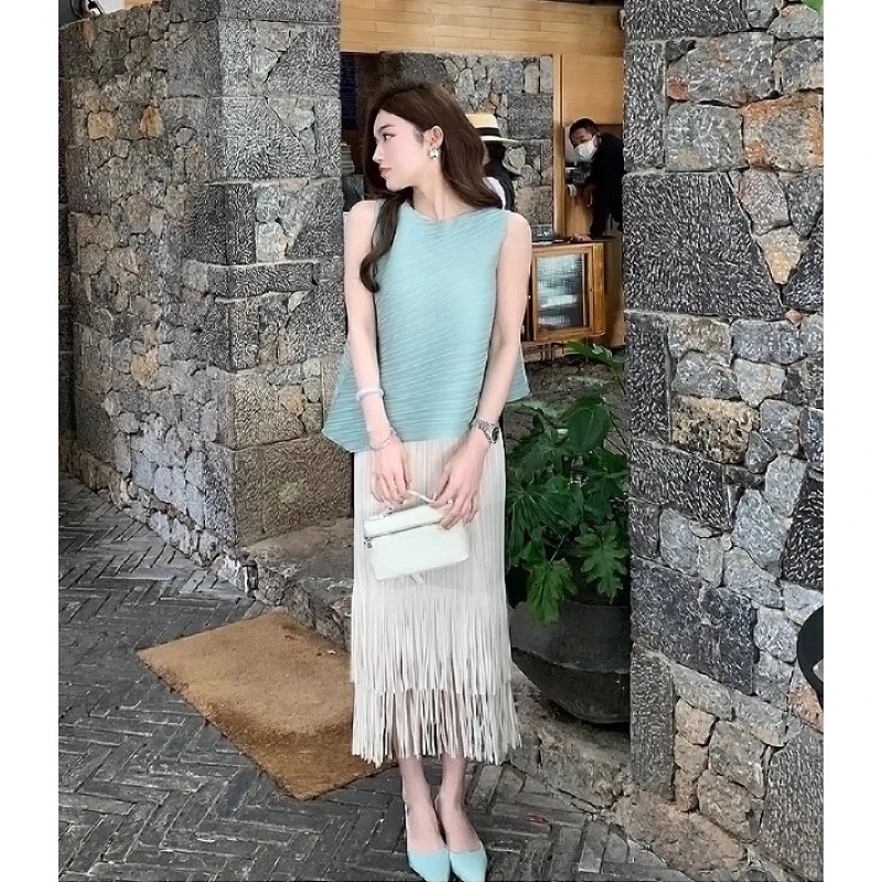 2024万千宠爱定染显白优雅慵懒三宅无袖上衣褶皱流苏半身裙女