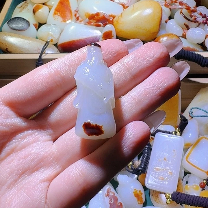 和田玉挂件未镶嵌今**色