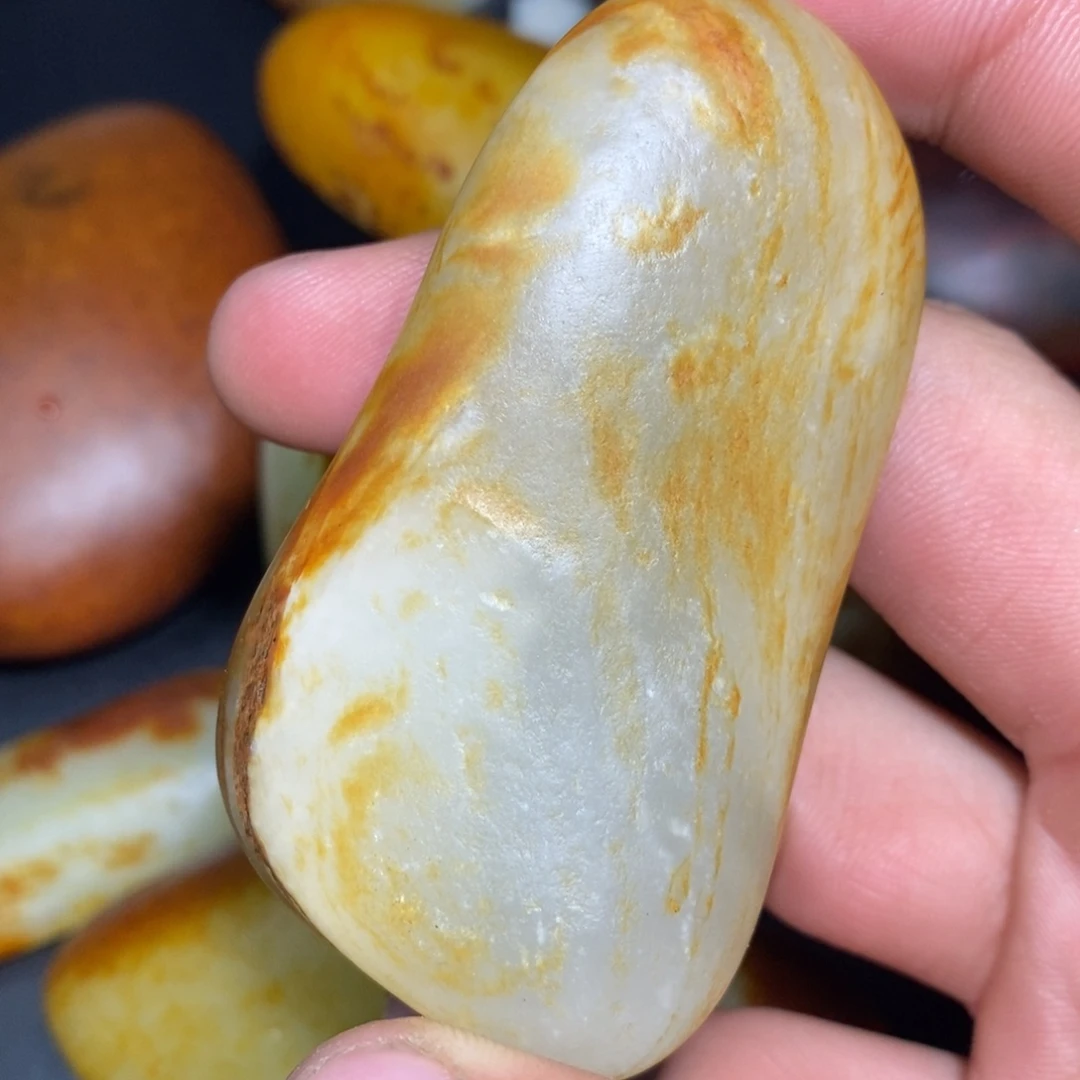 和田玉未镶嵌珠宝奇石