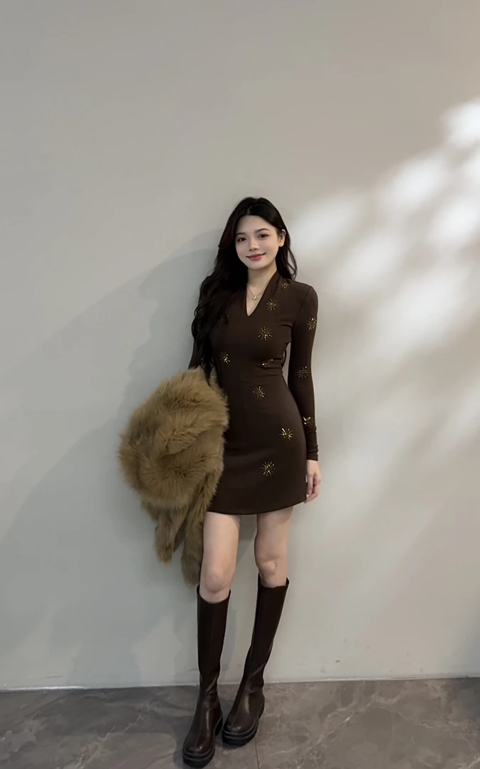 【苏苏】连衣裙新款打底烫钻小香风短裙长袖秋冬V领法式DT1656