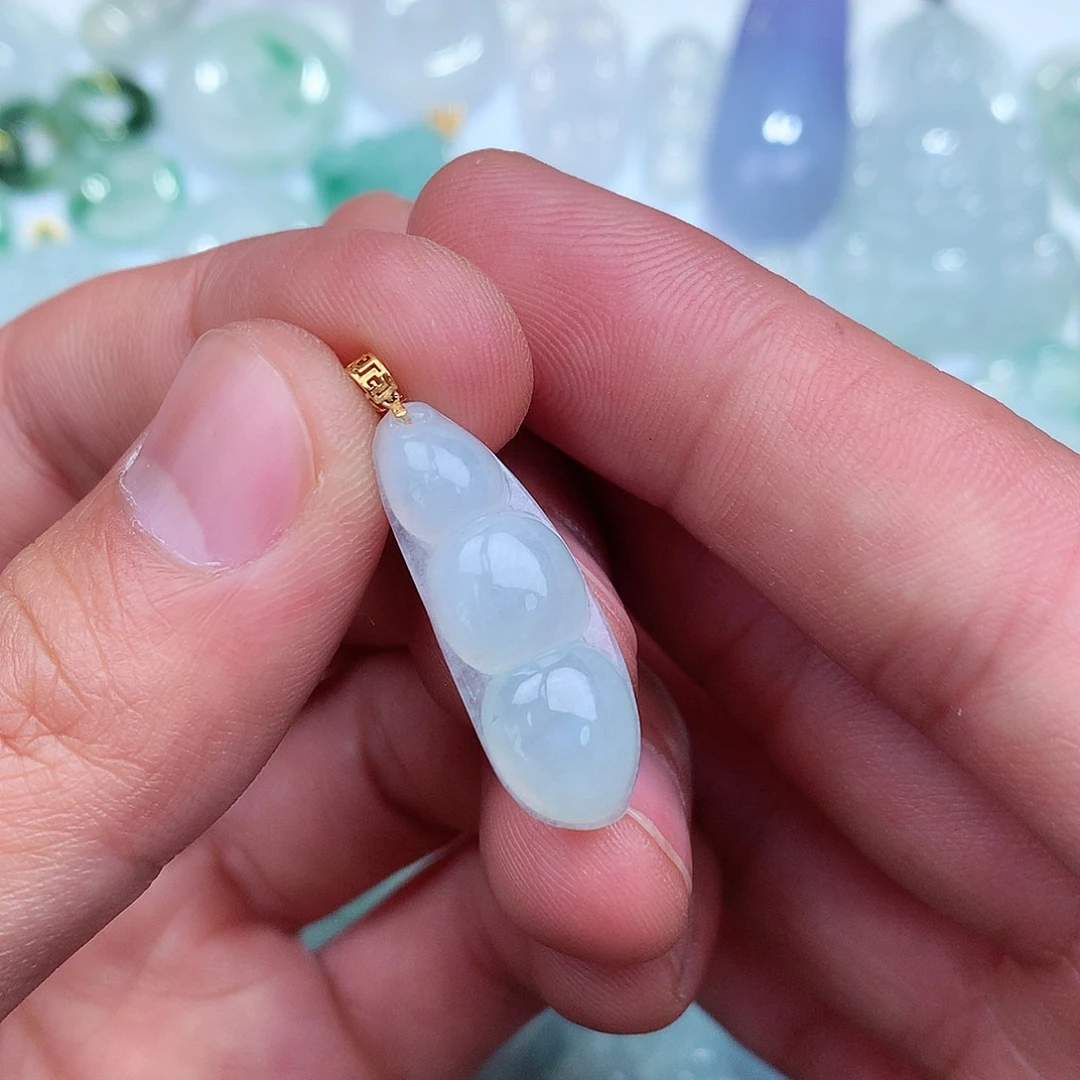 翡翠吊坠(不含链)18K金镶嵌