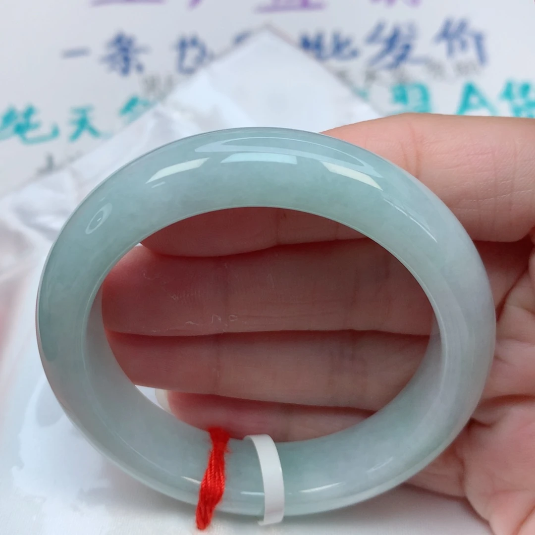 翡翠手镯未镶嵌51圈 小手福利