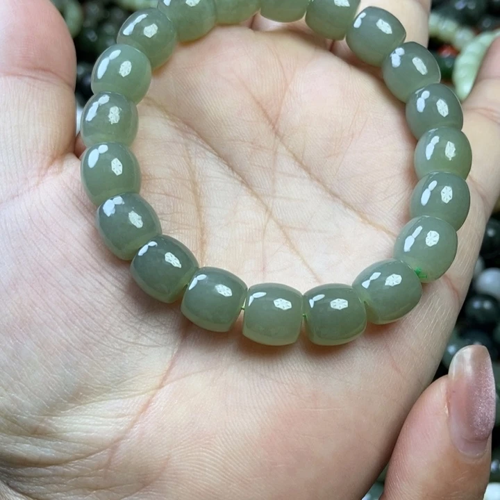颈饰未镶嵌和田玉卡10