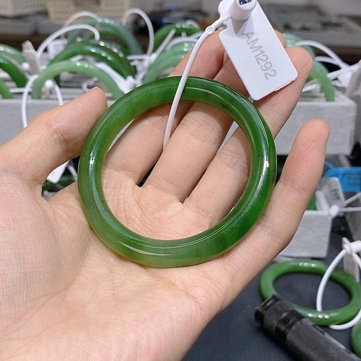 和田玉（碧玉）未镶嵌手镯