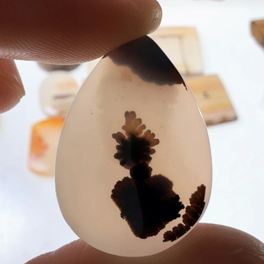 玛瑙/玉髓未镶嵌珠宝半成品