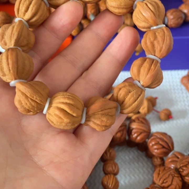6号链接桃核手串一