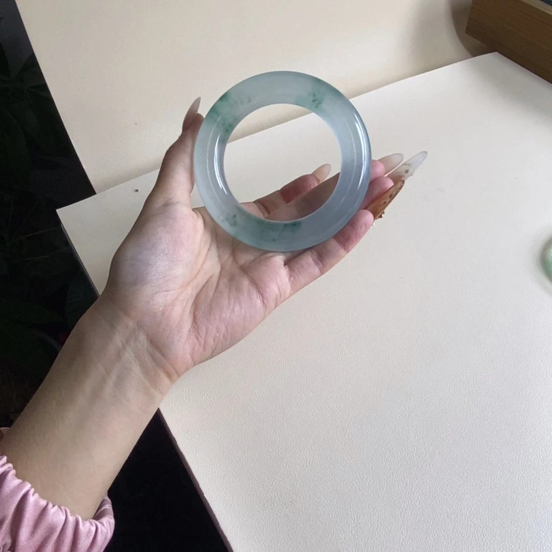 顺***发玉时尚飘花手镯61顺利