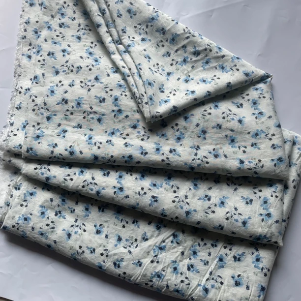 高级天丝棉浅色底小碎花门幅宽1.5米左右