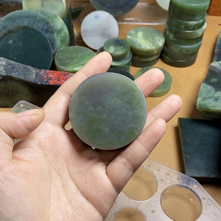 雨***箫和田玉（糖玉）未镶嵌珠宝半成品