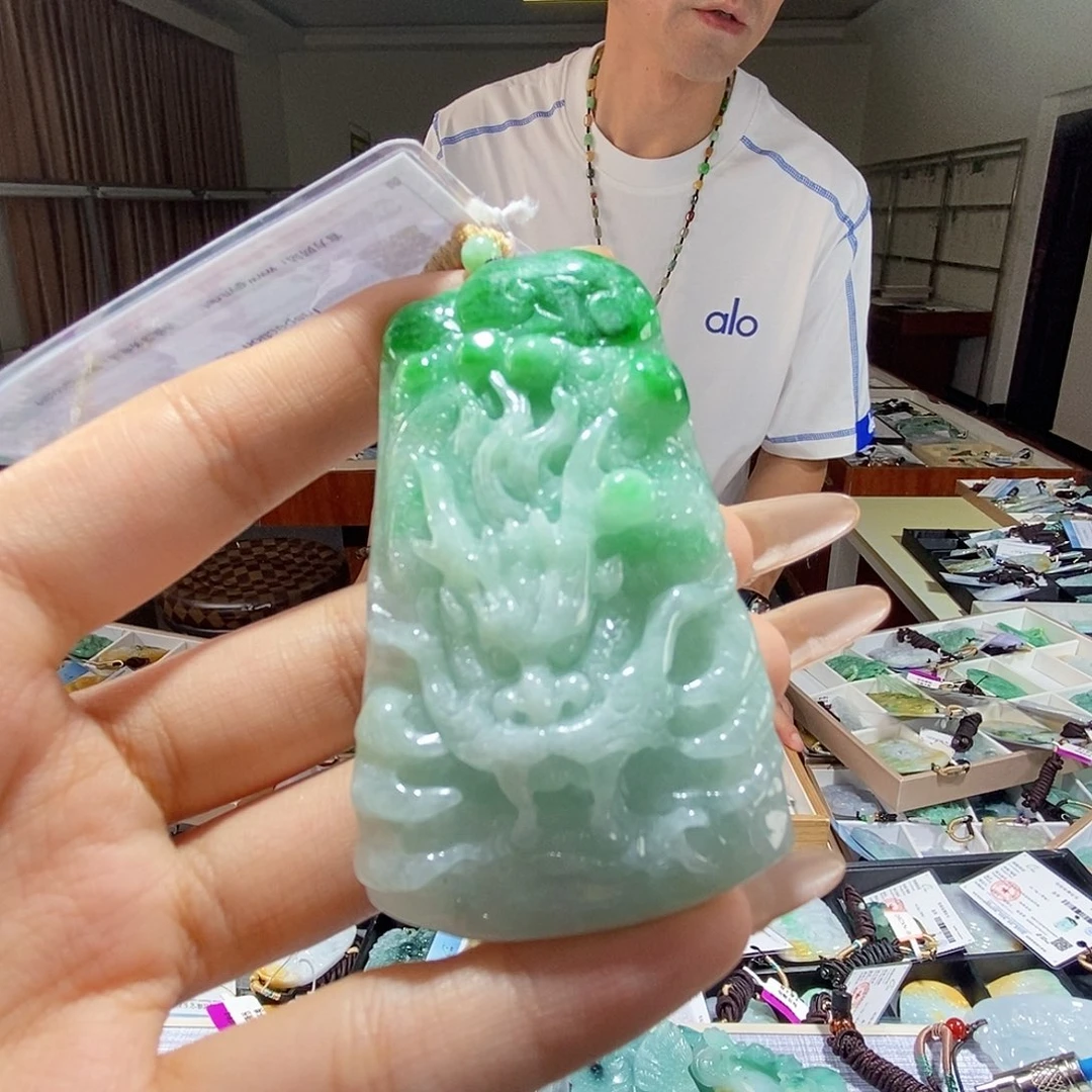 翡翠未镶嵌颈饰翡翠