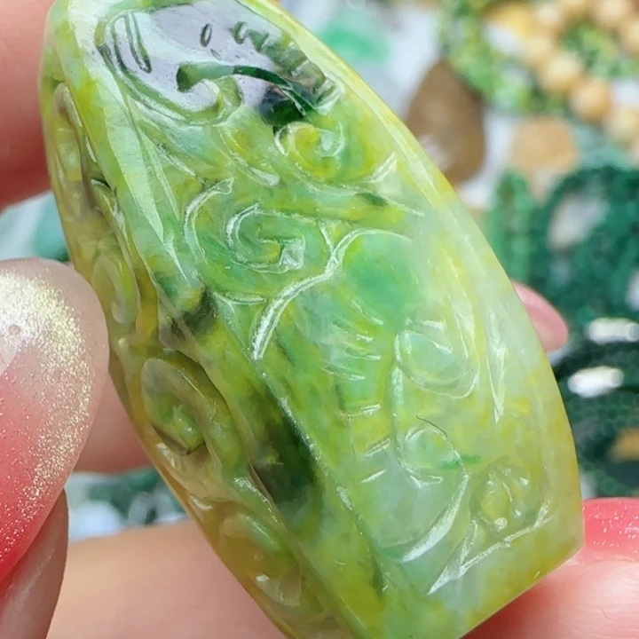 翡翠未镶嵌颈饰天然A货65