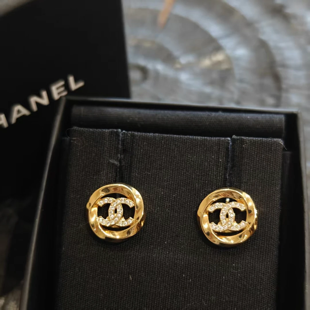未使用 Chanel/香奈儿 25K 满钻双c 圆形镂空 扭结 耳钉
