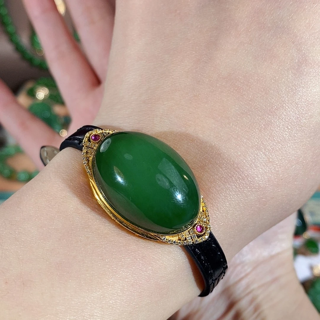 和田玉（碧玉）珠宝首饰18K金镶嵌