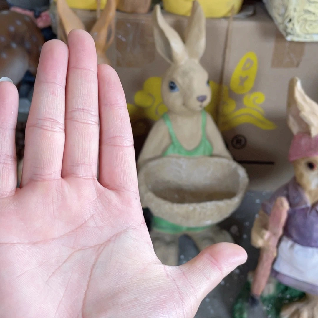 【闪购商品】树脂绿色抱盆兔摆件