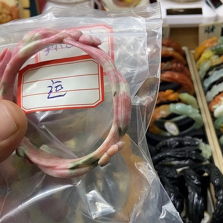 S***y蛇纹石玉未镶嵌手镯