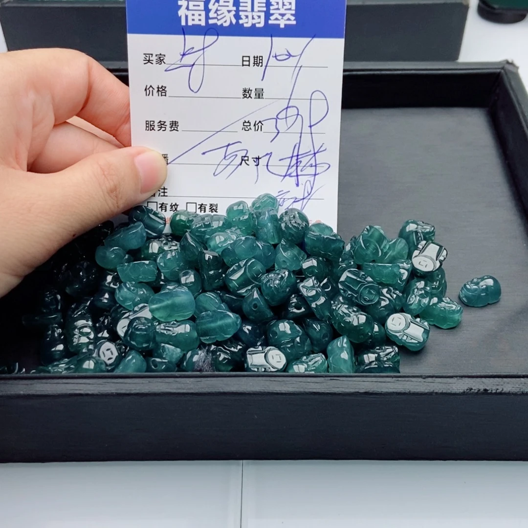 翡翠未镶嵌手链多样性1