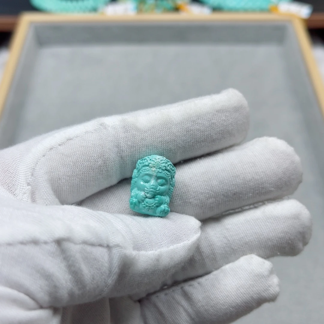 绿松石未镶嵌挂件