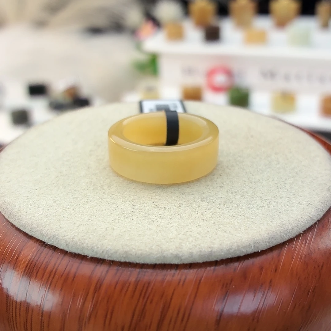 和田玉未镶嵌戒指i40黄糖窄圆切17.3mm