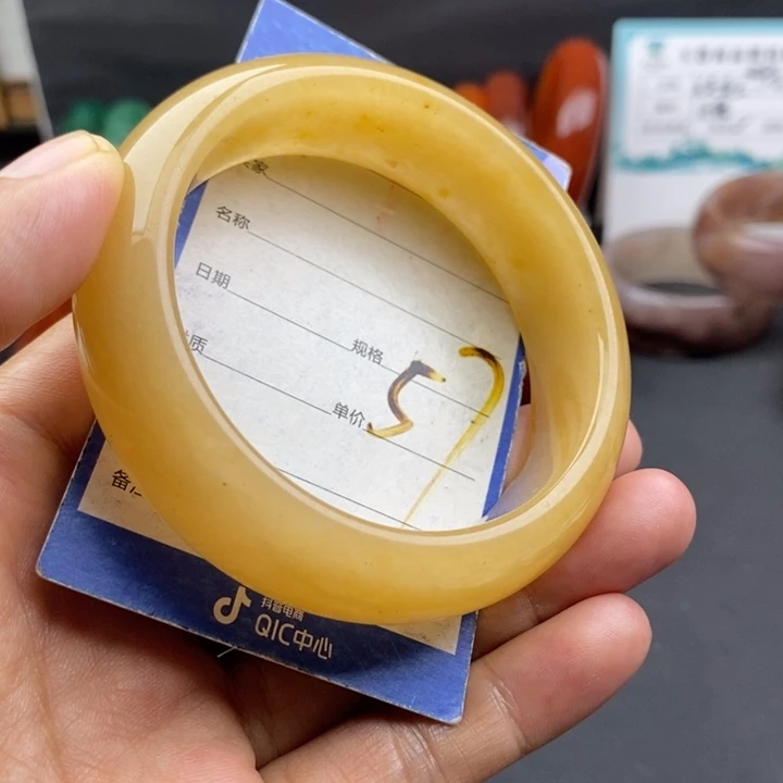 未镶嵌手镯石英质玉