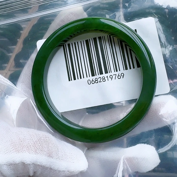 和田玉（碧玉）手镯未镶嵌5960包容