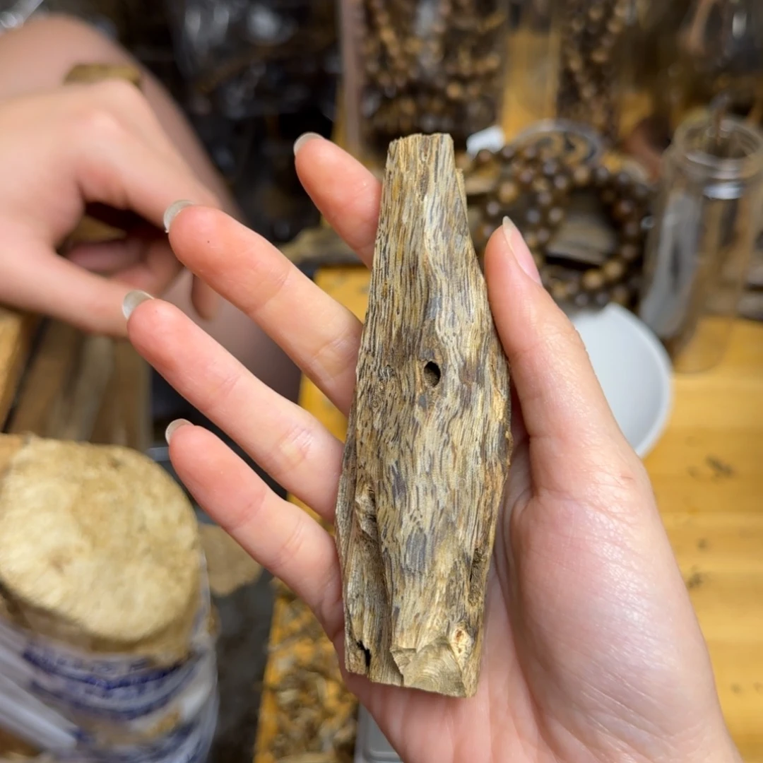 沉香手把件白棋品种块料34克