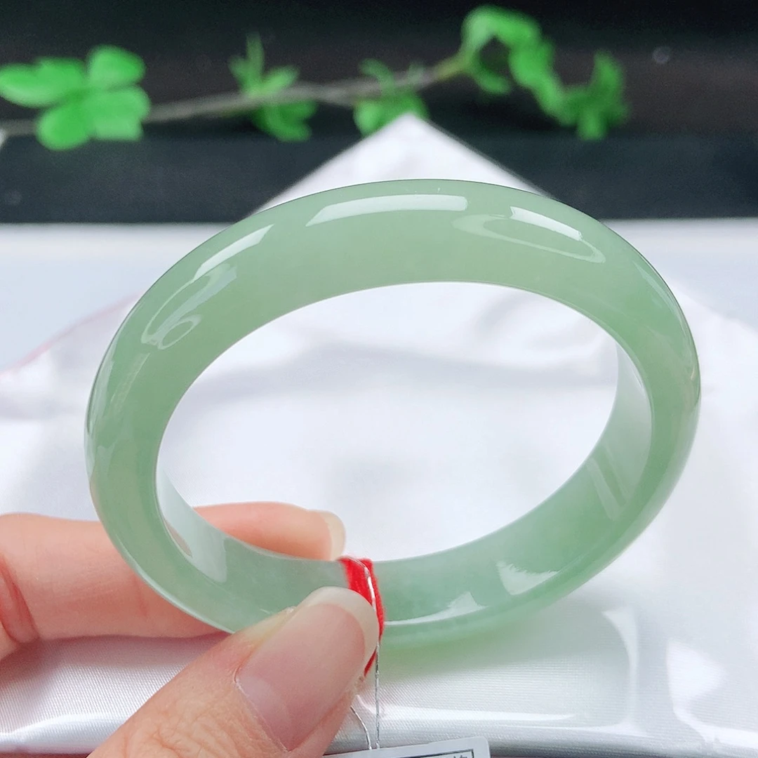 未镶嵌手镯（贵妃镯）翡翠55贵