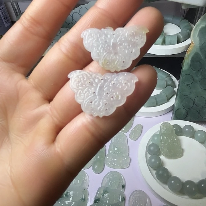 定制翡翠未镶嵌耳坠款蝴蝶