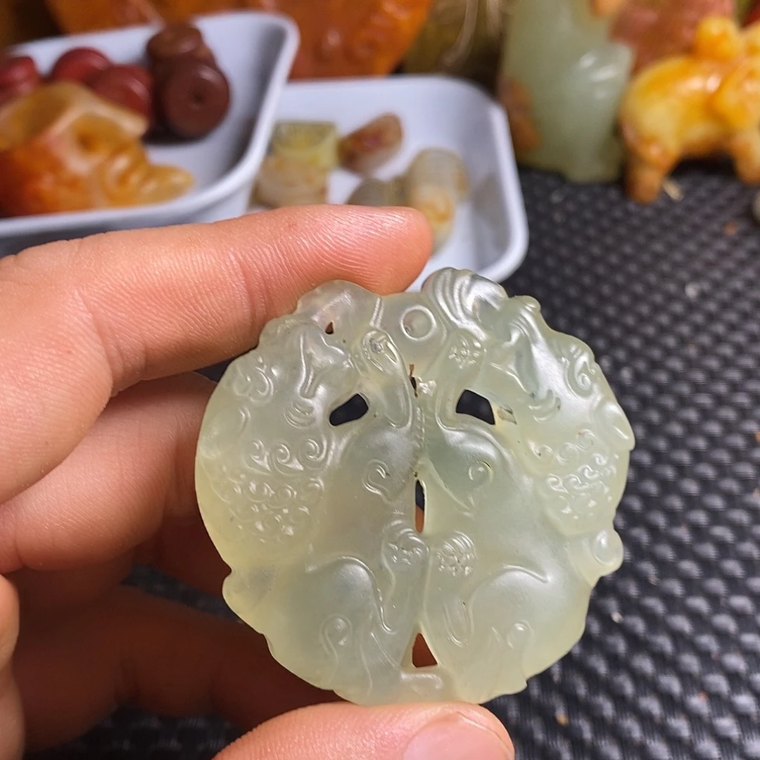 岫岩老玉（透闪石质玉）未镶嵌珠宝奇石