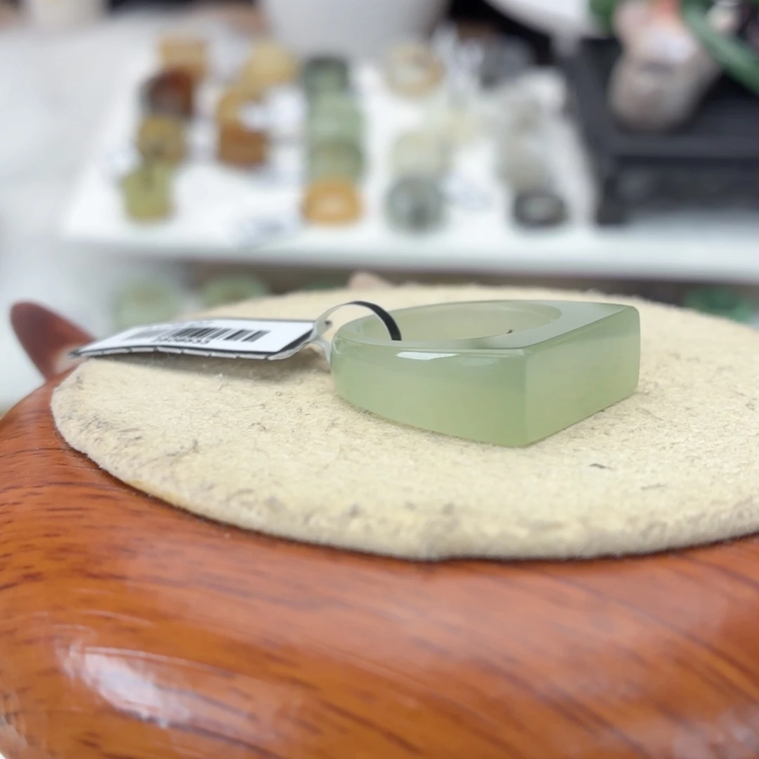 和田玉未镶嵌戒指c126清水马鞍18.0不退换