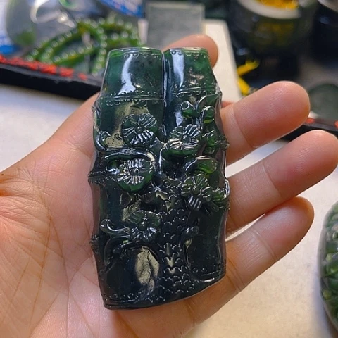 蛇纹石玉颈饰未镶嵌无*