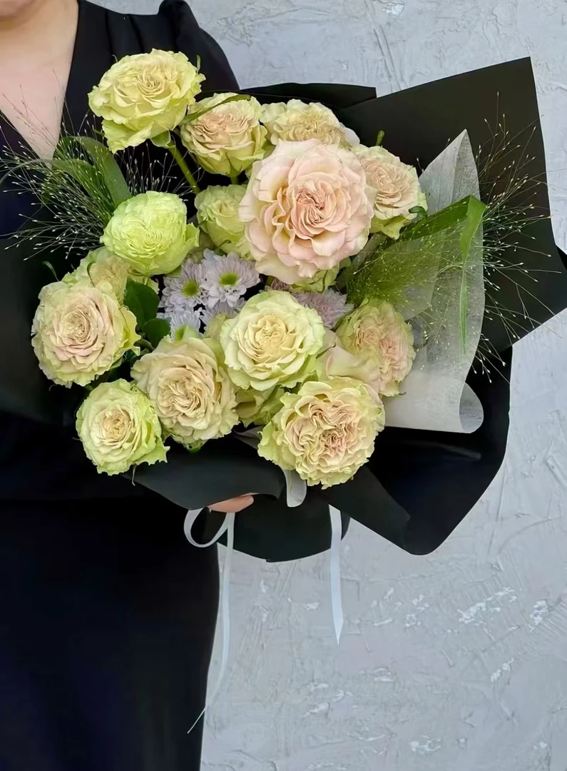 【绿玫瑰套餐】绿玫瑰+香水百合+洋桔梗+风铃+向日葵+尤加利叶